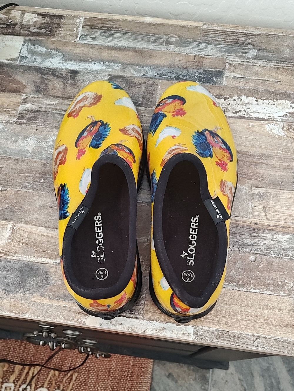 Sloggers women’s waterproof garden shoes outdoor slip on shoes.
